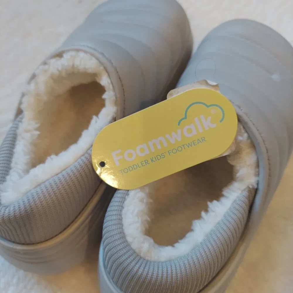 NWT Kids Foam Slippers Clogs Gray Sherpa Lined Size 11/12 Gorpcore Camping